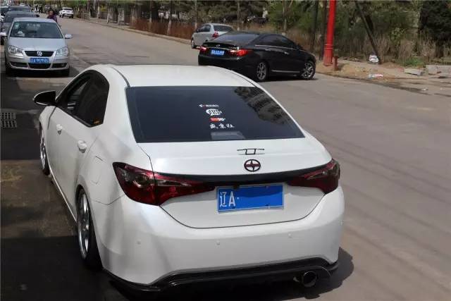 拿紧凑型车来玩低趴，丰田雷凌改装案例