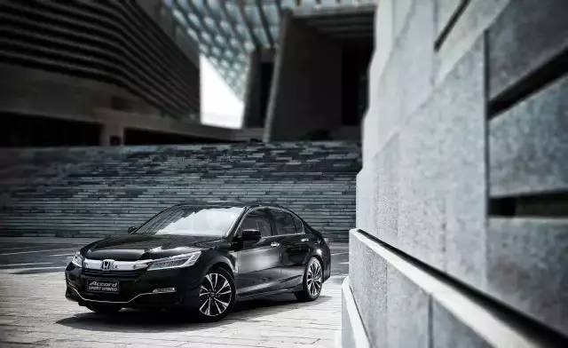 拥有“黑科技”的雅阁锐混动不忘初心