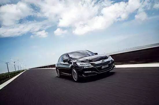 拥有“黑科技”的雅阁锐混动不忘初心