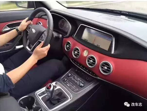 花10万买辆国产车，妹纸上车后以为是100多万的奔驰！太牛逼了！