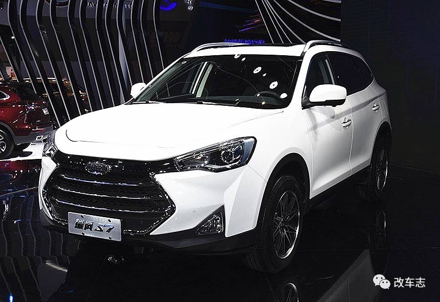 花10万买辆国产车，妹纸上车后以为是100多万的奔驰！太牛逼了！