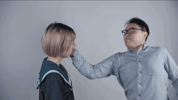 活动招募 | 陌生人,请来狠狠地扇我耳光吧!