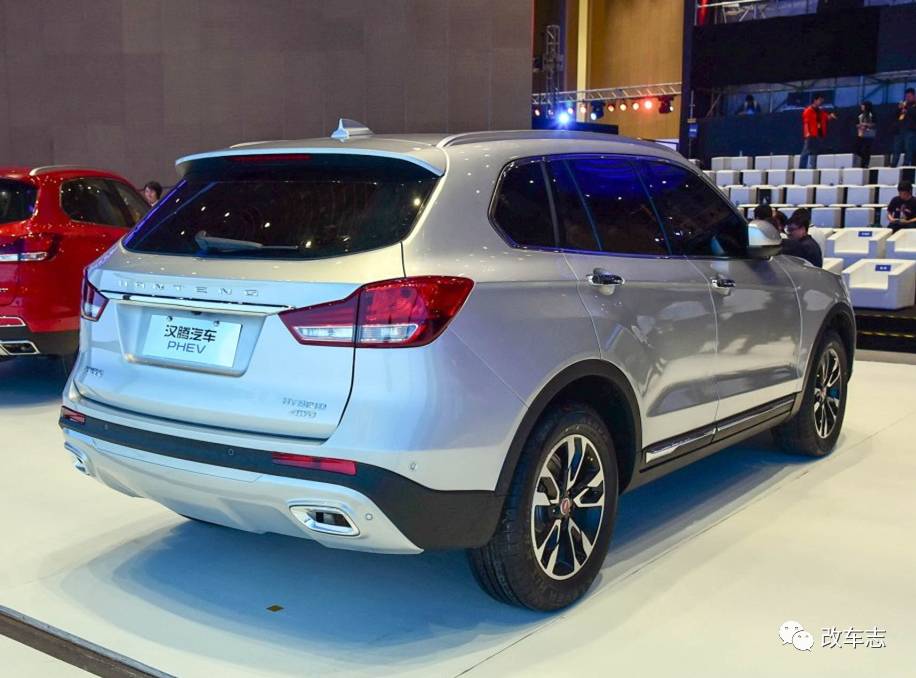 花10万买辆国产车，妹纸上车后以为是100多万的奔驰！太牛逼了！