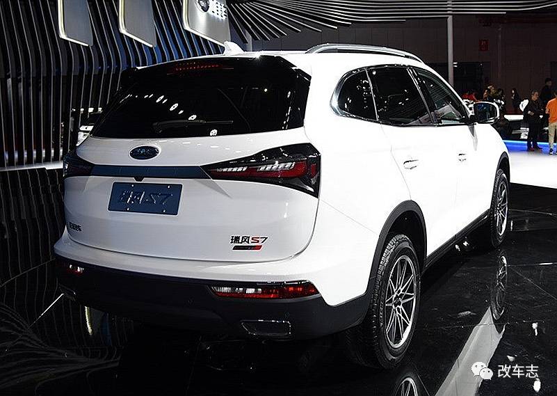 花10万买辆国产车，妹纸上车后以为是100多万的奔驰！太牛逼了！