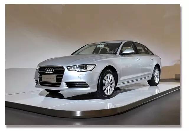 同是品牌旗舰车型，这车比A8舒适但却只卖A4L的价格？