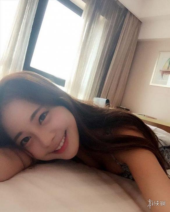 韩国电竞第一女玩家晒美照 "胸器"让人欲罢不能!
