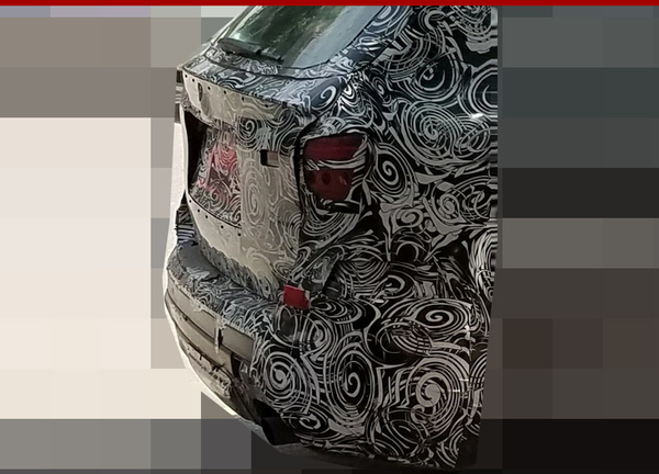 华晨宝马全新X3路试谍照 明年国产上市