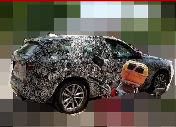 华晨宝马全新X3路试谍照 明年国产上市