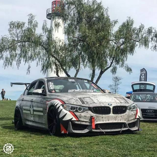 宝马m3爆改成鲨鱼嘴战斗机,凶狠竞技外观震慑全场!