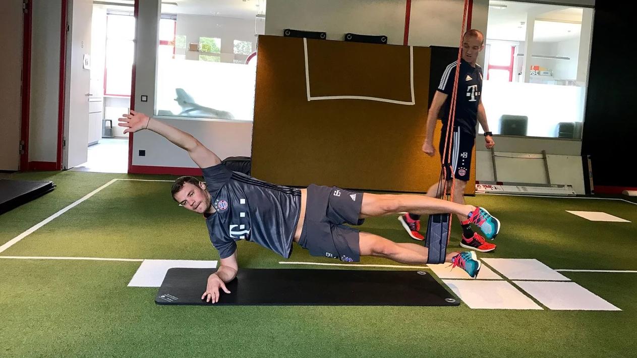 官方:诺伊尔已经开始恢复上肢力量训练