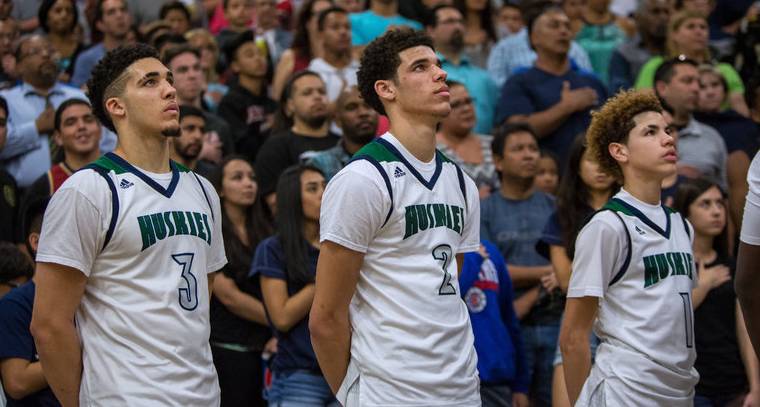 当球家三兄弟在同一个队对手只能被虐得坐在地上哭