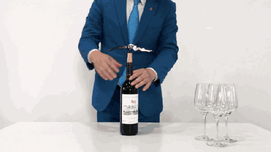 喝葡萄酒之前,你要懂得这些基本的礼仪