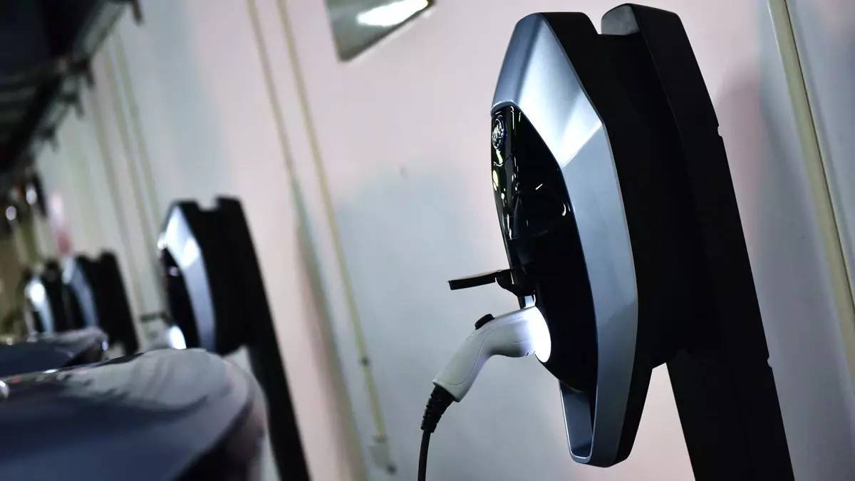 别克带来了一款新能源车，跟外面那些妖艳货色都不一样