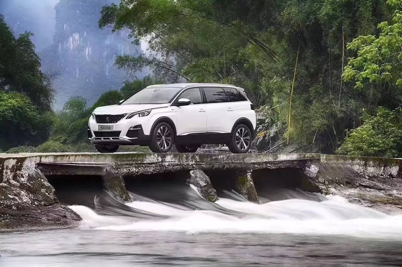 不玩点浪（hua）漫（shao）的法系车，就不配存活于世