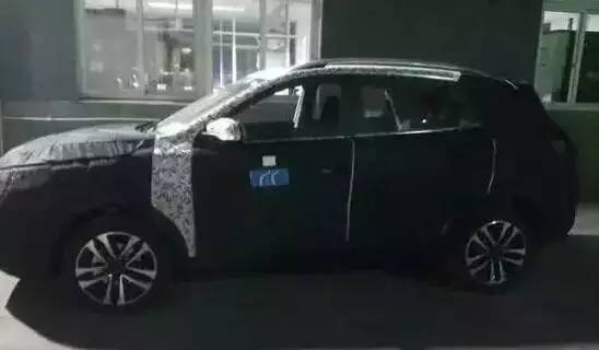 荣威全新SUV谍照曝光，或将命名为RX3