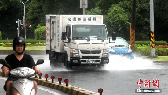 国台办高度关注台湾暴雨灾害 向遇难者表示哀悼