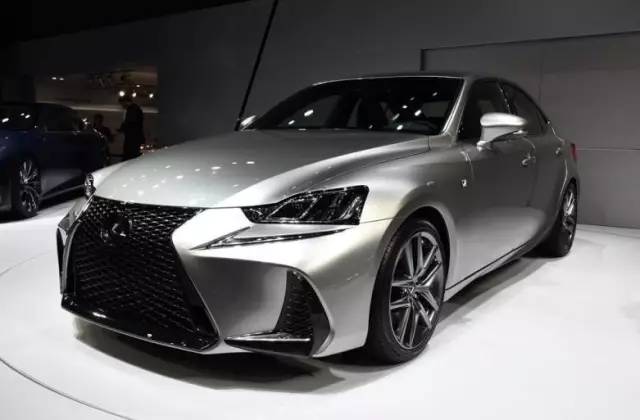 阿尔法·罗密欧SUV卖这个价 奥迪Q5奔驰GLC怎么看