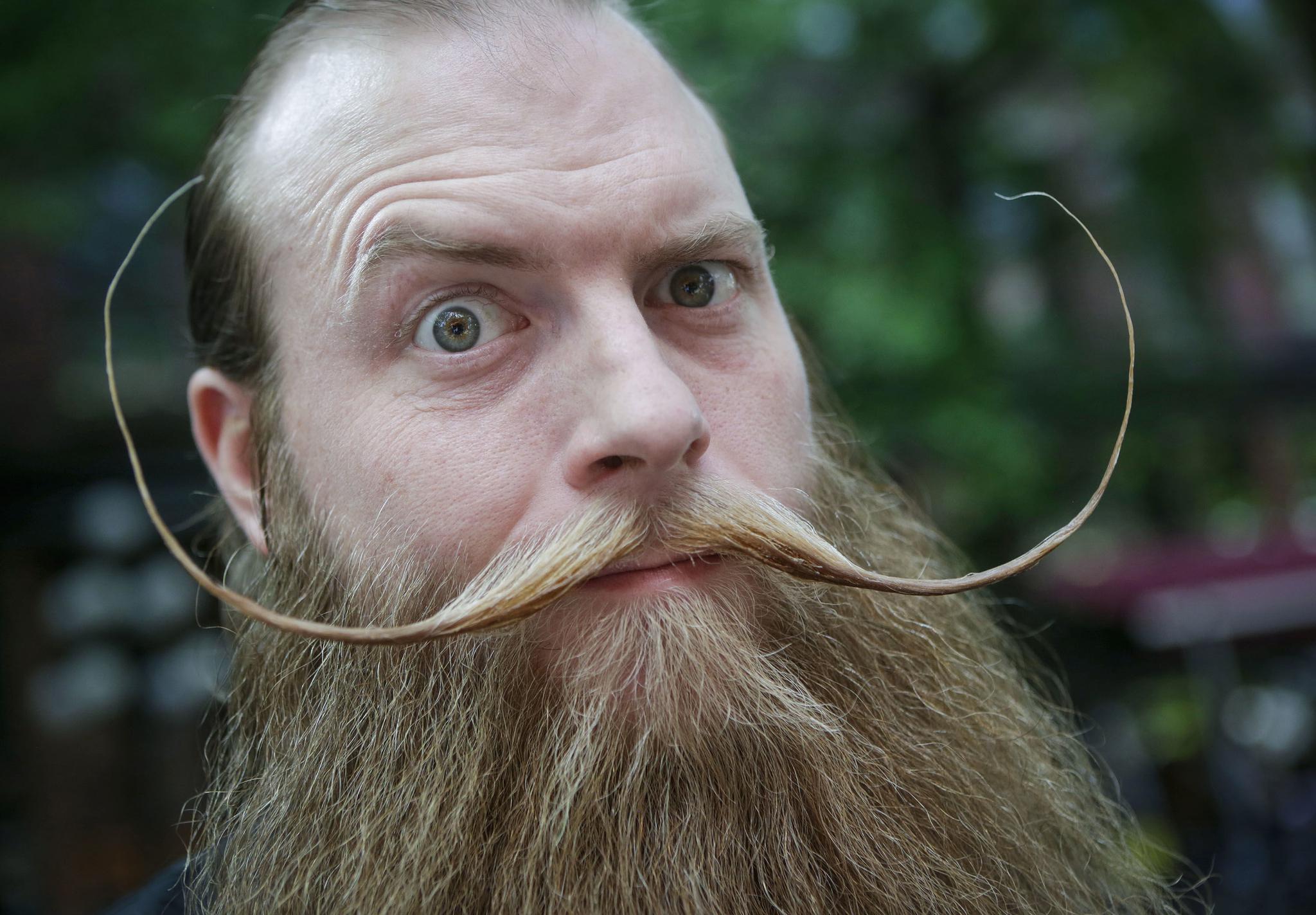 温哥华举行胡子选美大赛 女性也来参赛了