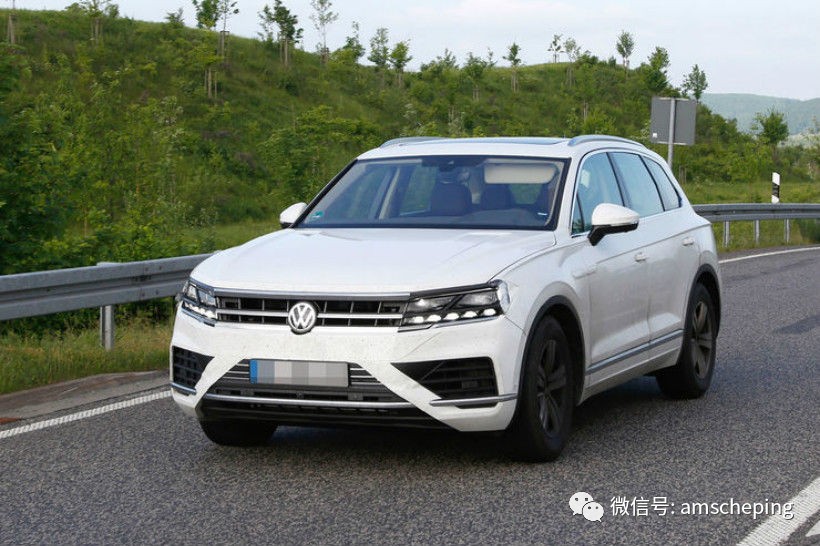 和宾利添越同平台，大众全新途锐低伪谍照曝光