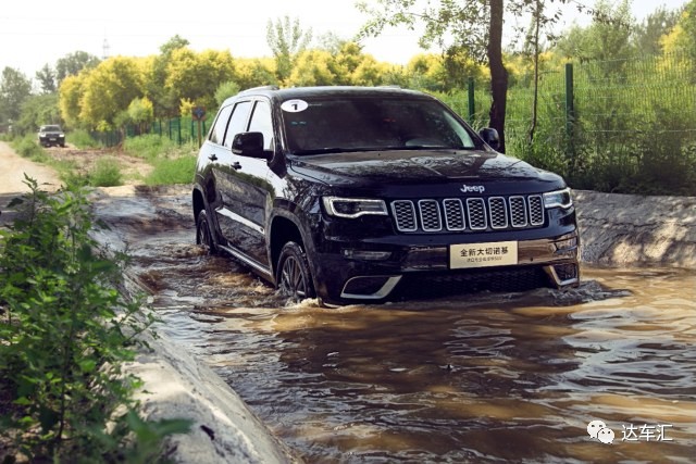 如果只能选择一辆豪华SUV过一辈子，你选谁？