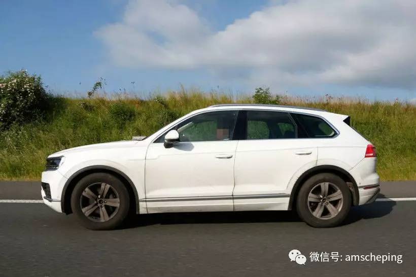 和宾利添越同平台，大众全新途锐低伪谍照曝光