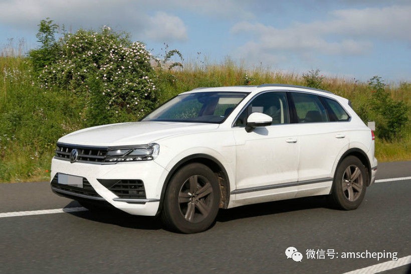 和宾利添越同平台，大众全新途锐低伪谍照曝光