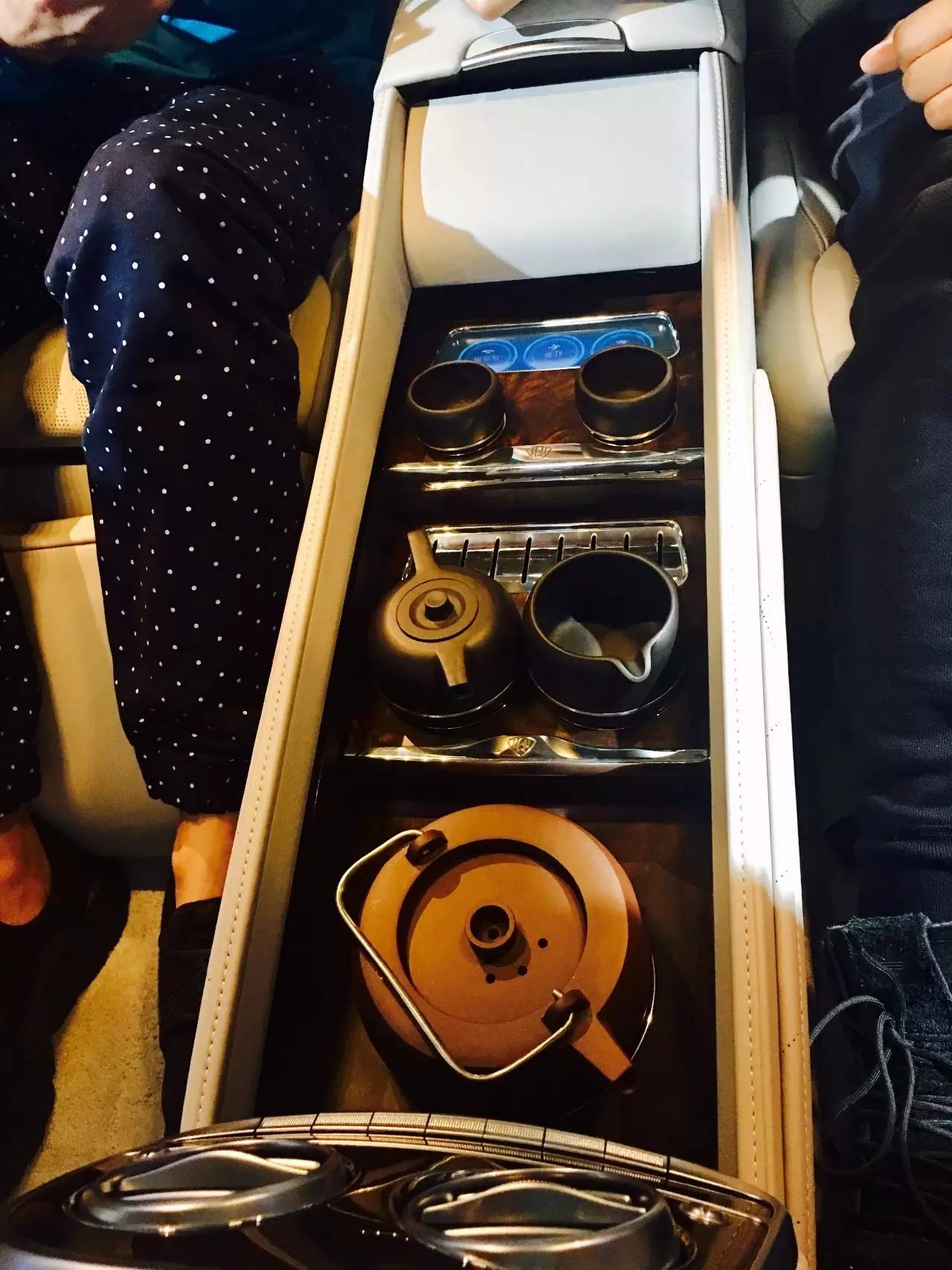 奔驰新增“泡茶”黑科技，是装逼还是接地气？