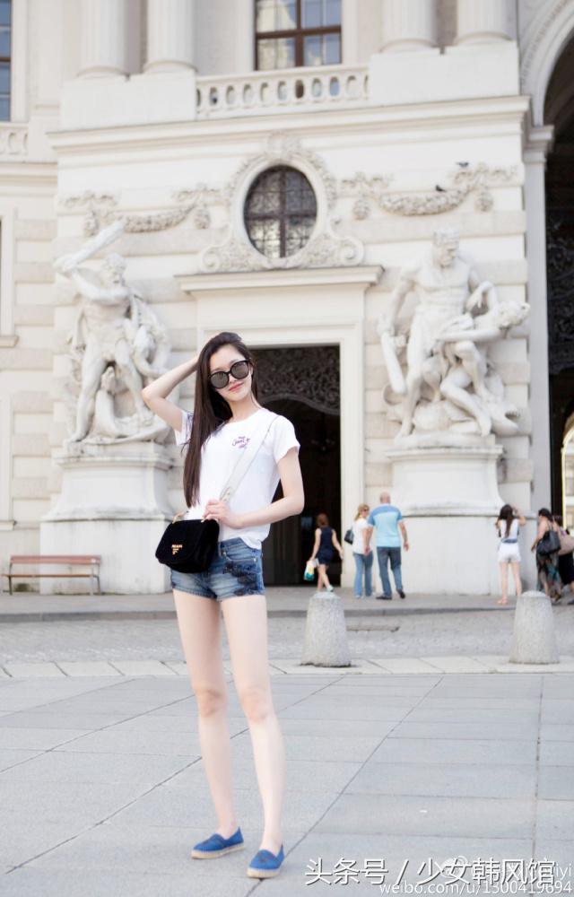 她是伪装者中的曼丽,离开张翰后重新出发,私下也这么美