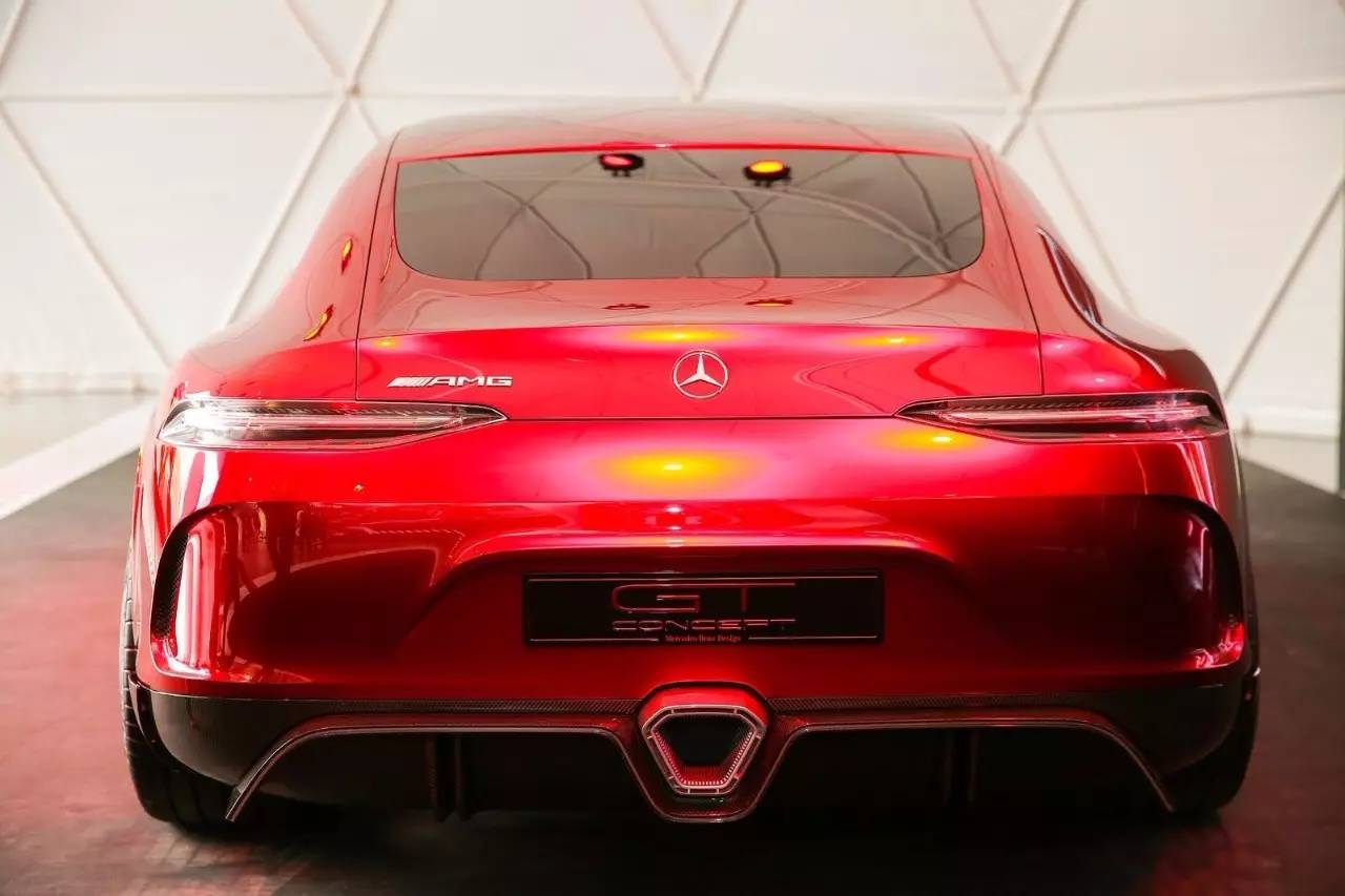 奔驰新增“泡茶”黑科技，是装逼还是接地气？