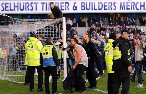 米尔沃尔球迷大战恐怖分子