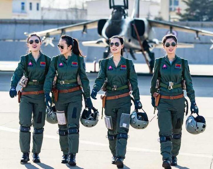 时隔4年空军再招女飞机员要求高考成绩上一本线