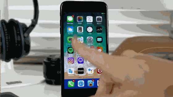 而视频的上传者itwekz表示,在使用这个功能的时候,系统颜色虽然还是会