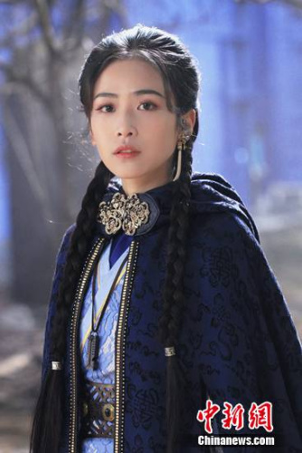 《斗破苍穹》首曝燃情片花 刘美彤惊艳回眸气质清冷|吴磊|纳兰|刘美彤_新浪新闻