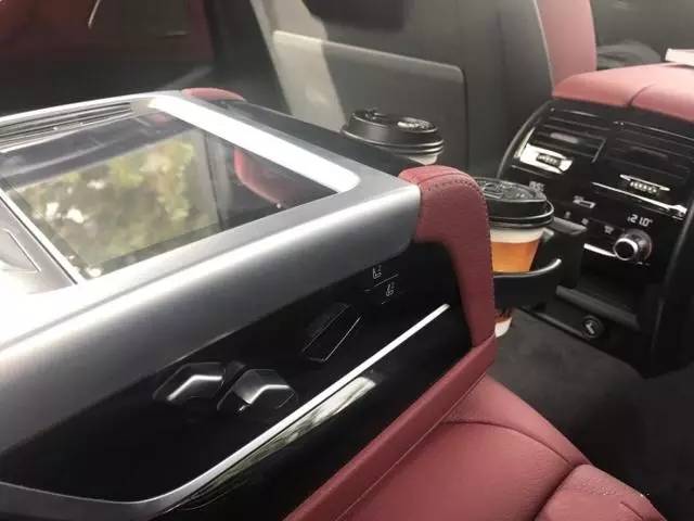 全新5系进一步感受！操控安稳，后排超棒但有bug！