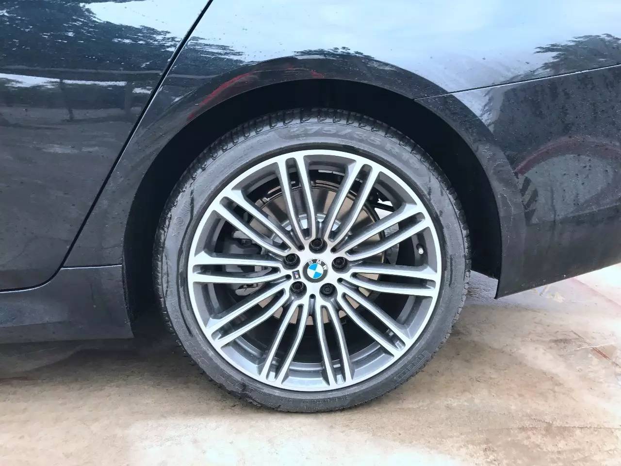 全新5系进一步感受！操控安稳，后排超棒但有bug！