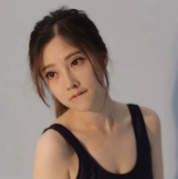 冯提莫拍杜蕾斯广告:杜蕾斯是安全的是正能量的东西