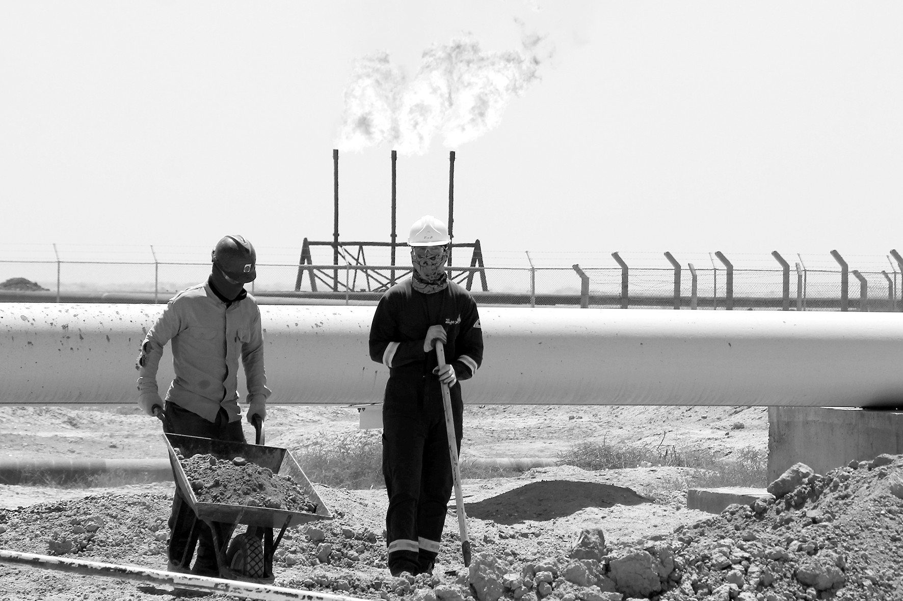 巴士拉雷区挡不住中国石油人 助伊拉克战后重建从零开始