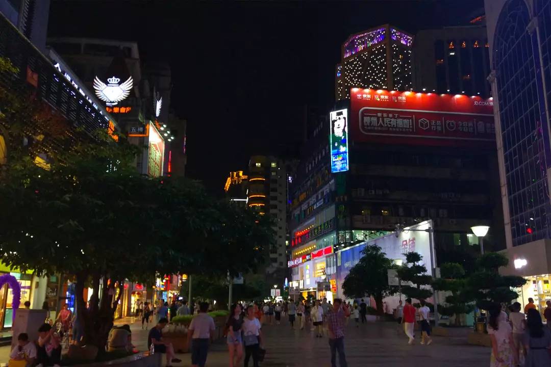 这辆“小资车型”尾箱能放下6个行李箱！竟然才卖不到7万！