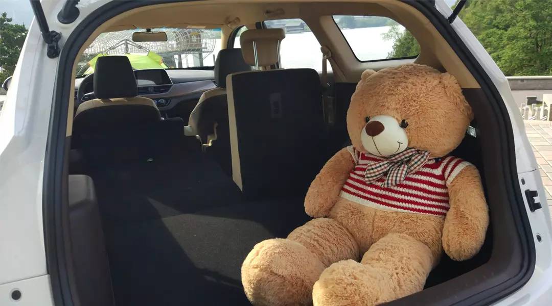 这辆“小资车型”尾箱能放下6个行李箱！竟然才卖不到7万！