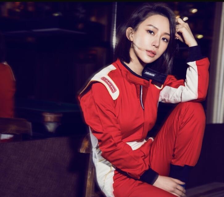 美女勇密!九球天后微博祝贺勇士夺冠