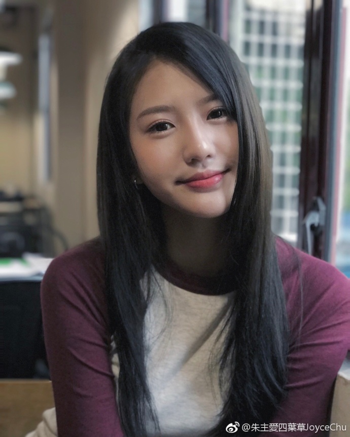 微软小冰发布首支mv《好想你》:与朱主爱四葉草合唱