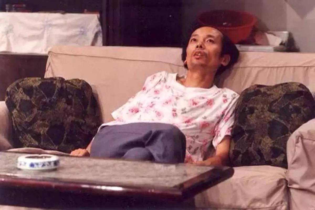 享乐一族的福音，把床塞进汽车需要几步？