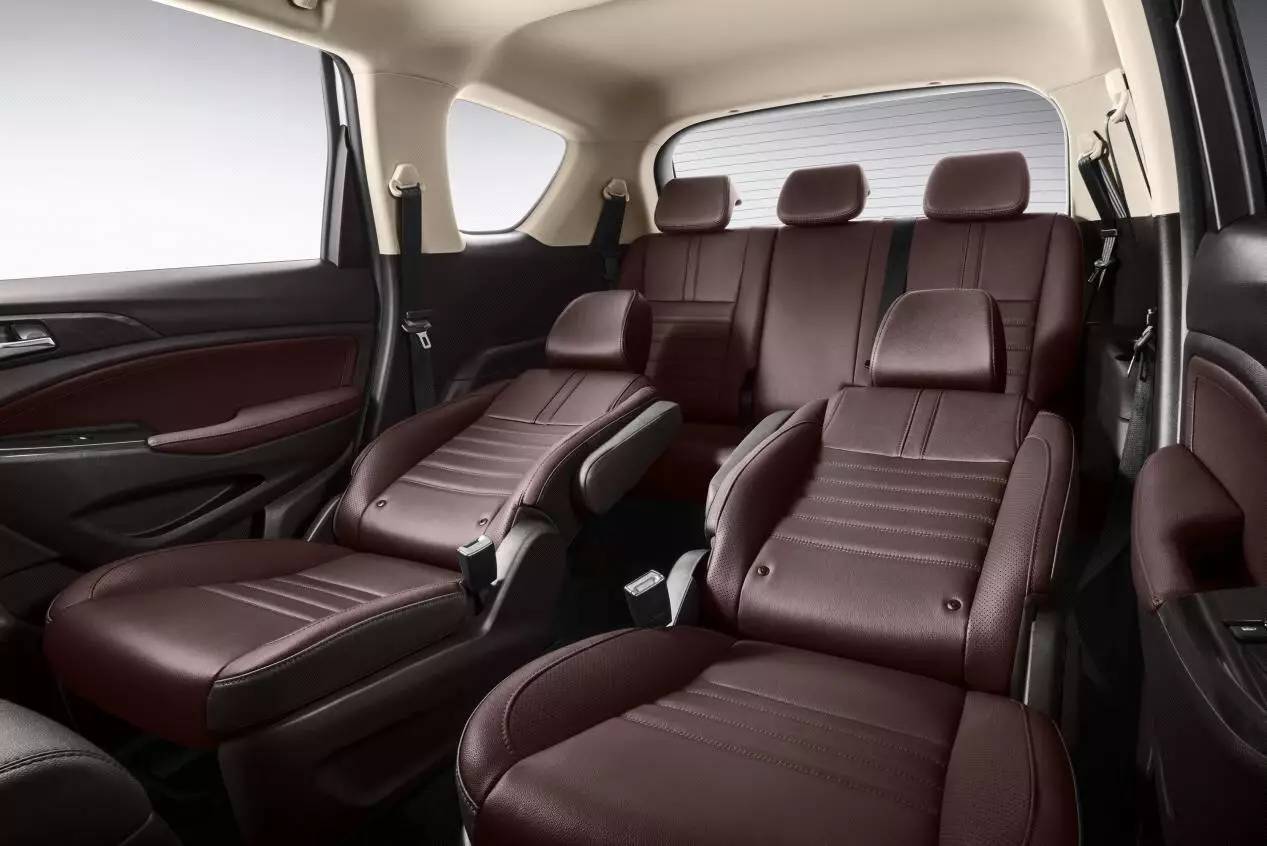 享乐一族的福音，把床塞进汽车需要几步？