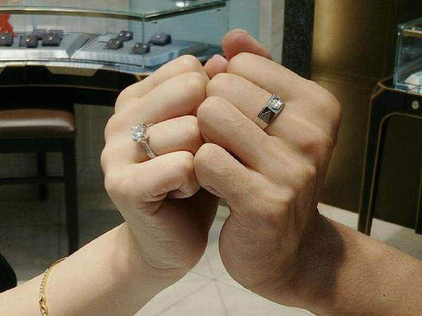 大司马表示:今天是个特殊的日子,四年的感情今天拿下,订婚了.