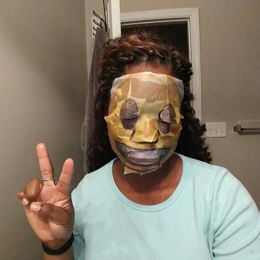 emoji面膜问世!说好的可爱遇到真人秀就丑哭了