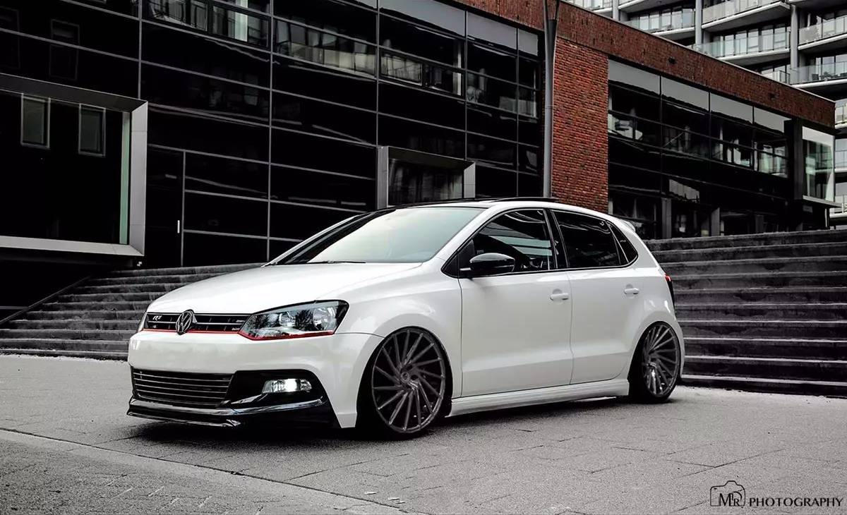 大众终于良心发现了，10几万的POLO装了30几万车才有的配置！