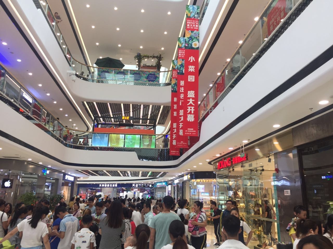 阜阳颍泉万达开业三天狂欢,人气爆棚,闪耀大放华彩!