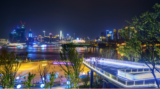 摄影师 耿骏宇 摄弹子石广场处于南滨路弹子石cbd核心地带,在这里可一