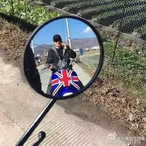 周冬雨视他为初恋,赵丽颖爱他如痴,王思聪力挺的男人到底有什么魅力?