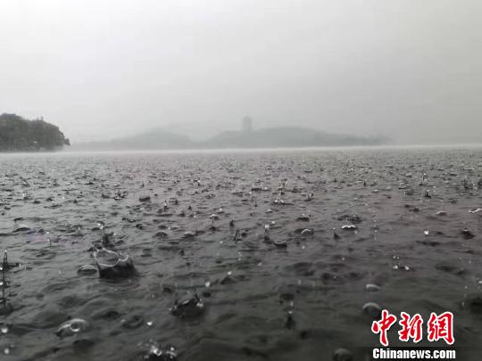 浙江第二波梅雨强势来袭 7乡镇6小时雨量超50毫米